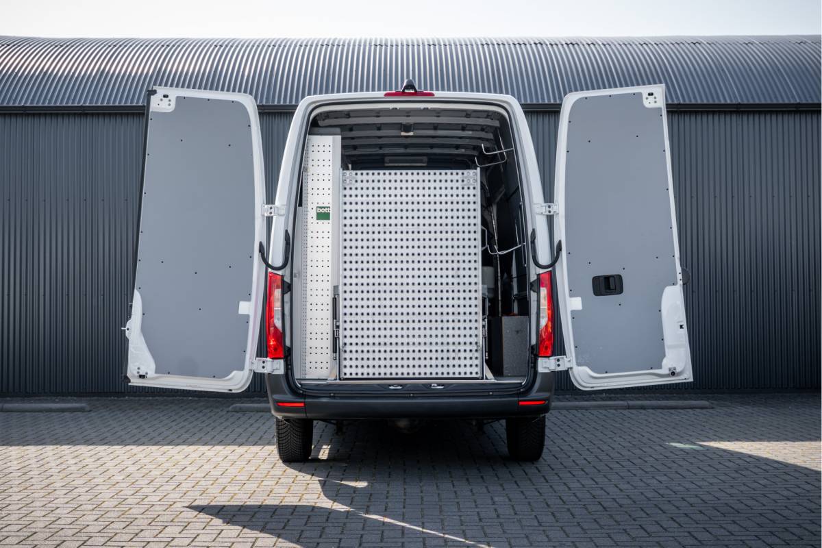 Mercedes-Benz Sprinter Mercedes-Benz Sprinter 311 CDI RWD L2H2 | Volledig Ingericht | Mbux | Camera | Carplay | Climatronic