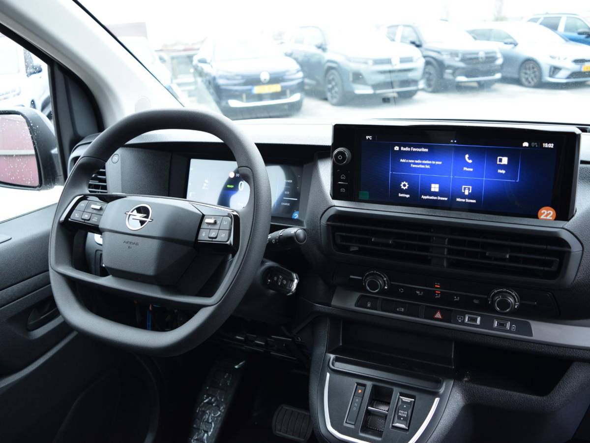 Opel Vivaro-e Opel Vivaro Electric L2 75 kWh | tot 8 jaar garantie | Apple Carplay | camera | dodehoekwaarschuwing | parkeersensoren voor & achter | Comfort tussenschot | laadruimtebetimmering