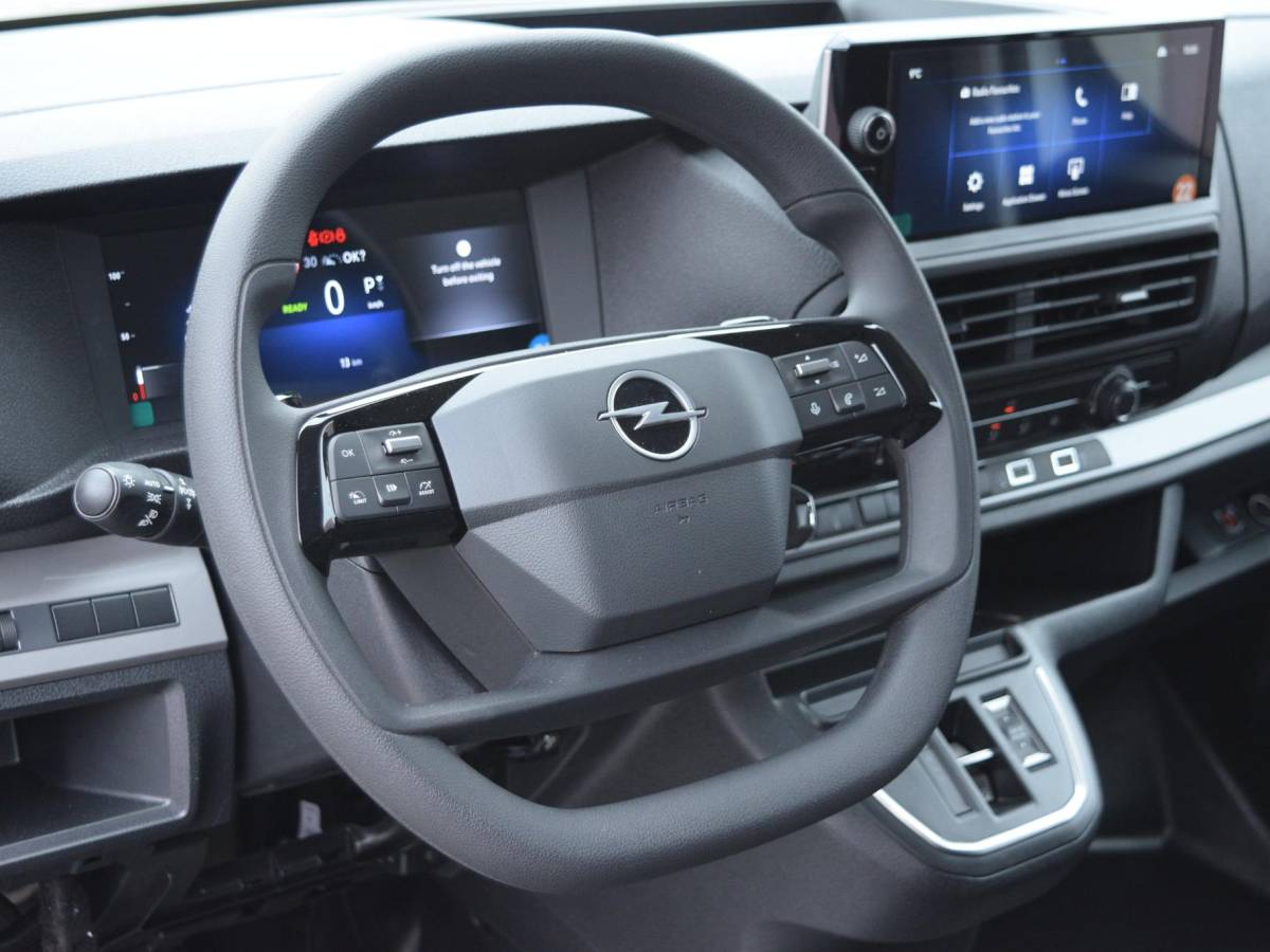 Opel Vivaro-e Opel Vivaro Electric L2 75 kWh | tot 8 jaar garantie | Apple Carplay | camera | dodehoekwaarschuwing | parkeersensoren voor & achter | Comfort tussenschot | laadruimtebetimmering