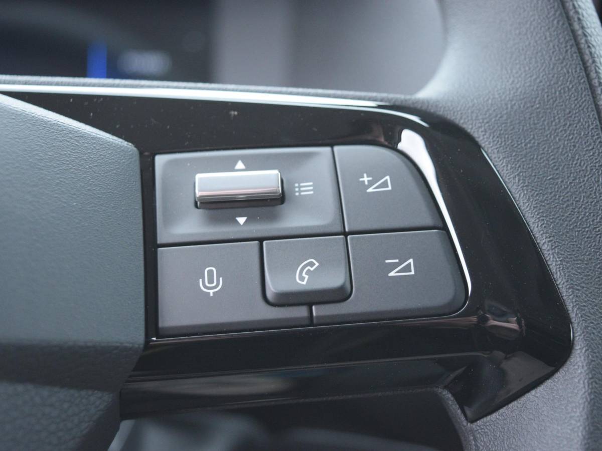 Opel Vivaro-e Opel Vivaro Electric L2 75 kWh | tot 8 jaar garantie | Apple Carplay | camera | dodehoekwaarschuwing | parkeersensoren voor & achter | Comfort tussenschot | laadruimtebetimmering