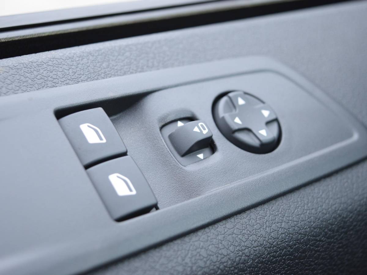 Opel Vivaro-e Opel Vivaro Electric L2 75 kWh | tot 8 jaar garantie | Apple Carplay | camera | dodehoekwaarschuwing | parkeersensoren voor & achter | Comfort tussenschot | laadruimtebetimmering