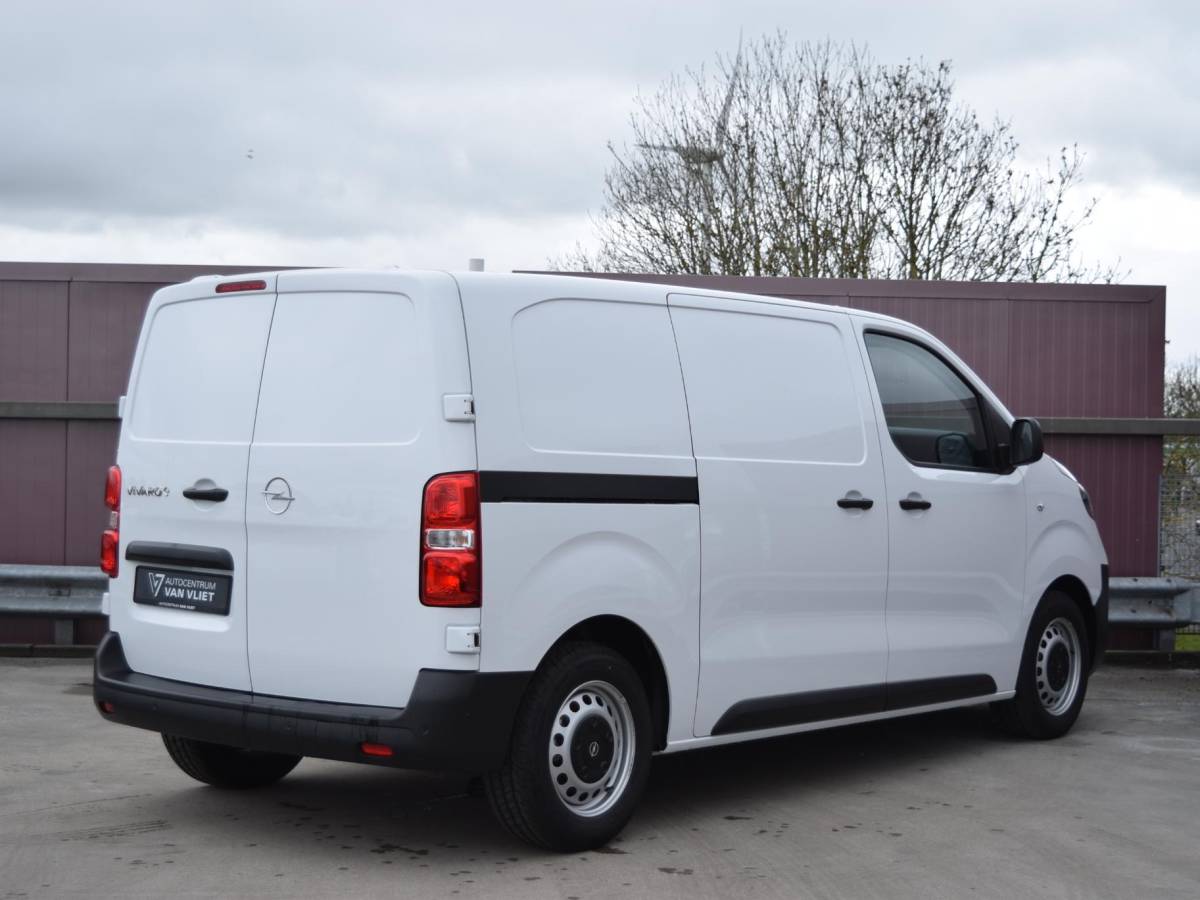 Opel Vivaro-e Opel Vivaro Electric L2 75 kWh | tot 8 jaar garantie | Apple Carplay | camera | dodehoekwaarschuwing | parkeersensoren voor & achter | Comfort tussenschot | laadruimtebetimmering