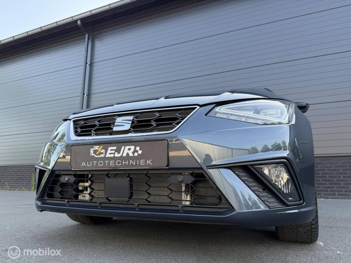 SEAT Ibiza Seat Ibiza 1.0 TSI FR Business Intense Plus CARPLAY*PANO*CLIMA*STOELVERW*ADABCR*ACC