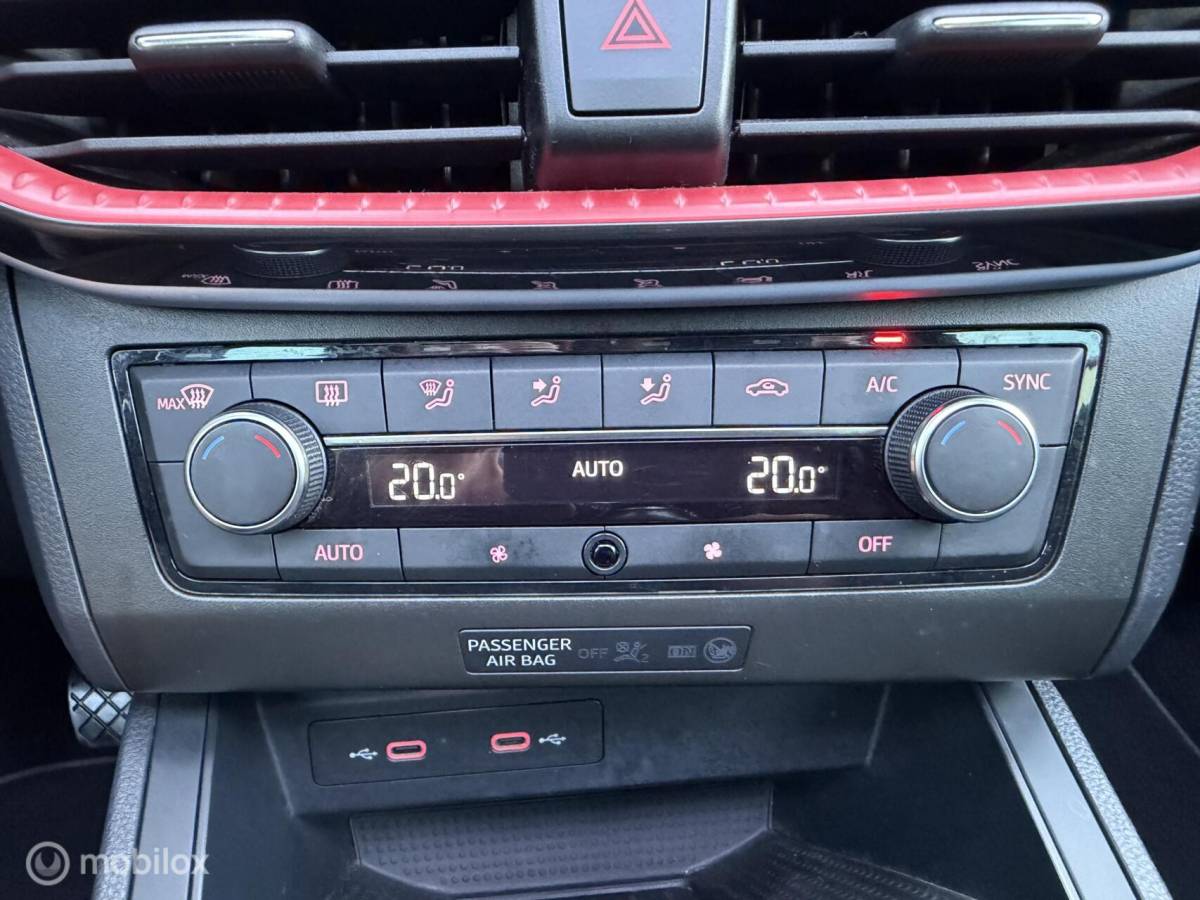 SEAT Ibiza Seat Ibiza 1.0 TSI FR Business Intense Plus CARPLAY*PANO*CLIMA*STOELVERW*ADABCR*ACC