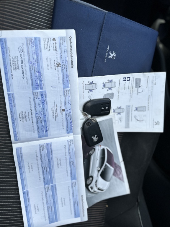 Peugeot 108 Peugeot 108 1.0 e-VTi Cabrio*Navi*NAP*5DRS*KEYLESS*MultiMedia scherm