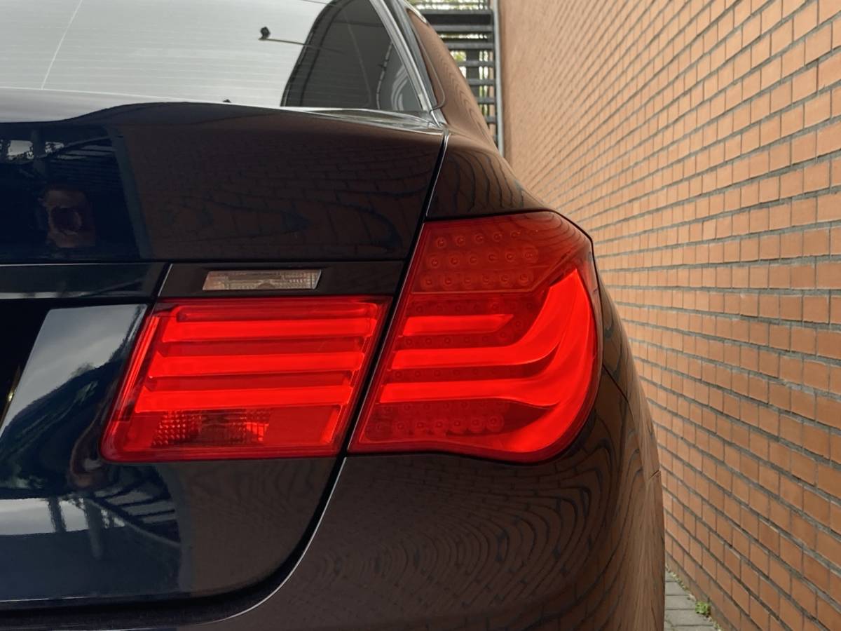 BMW 7 Serie BMW 7-serie 740d High Executive M-pakket | Head-Up Display | Softclose | Adaptieve cruise control | 19″ Lichtmetaal  | Camera | Leder | Navigatie | Elektrisch Stuurwiel | Stuurwielverwarming