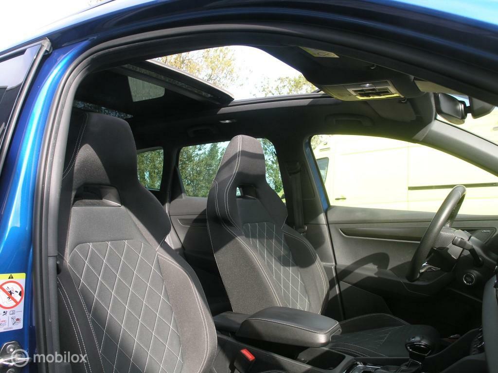 Škoda Karoq Skoda Karoq 1.5 TSI ACT Sportline Pano/ACC/Virtual/Newmodel