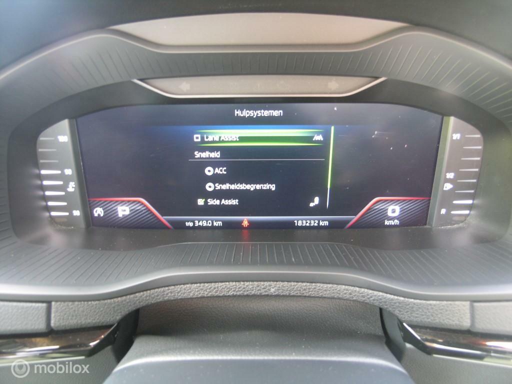 Škoda Karoq Skoda Karoq 1.5 TSI ACT Sportline Pano/ACC/Virtual/Newmodel