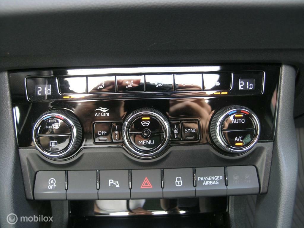 Škoda Karoq Skoda Karoq 1.5 TSI ACT Sportline Pano/ACC/Virtual/Newmodel