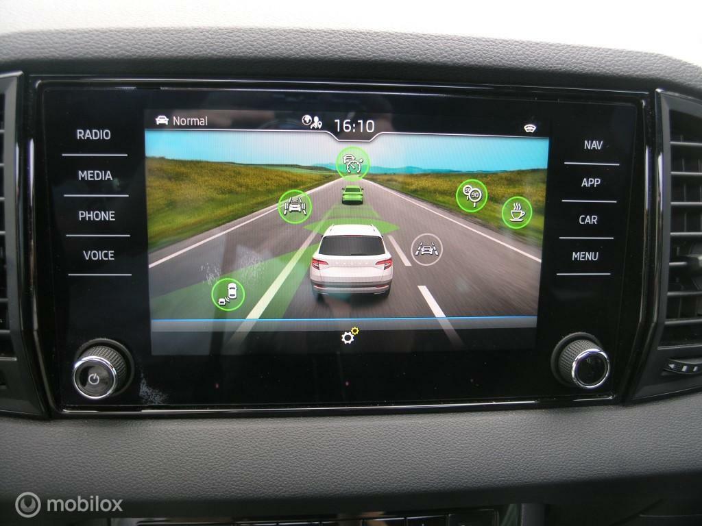 Škoda Karoq Skoda Karoq 1.5 TSI ACT Sportline Pano/ACC/Virtual/Newmodel