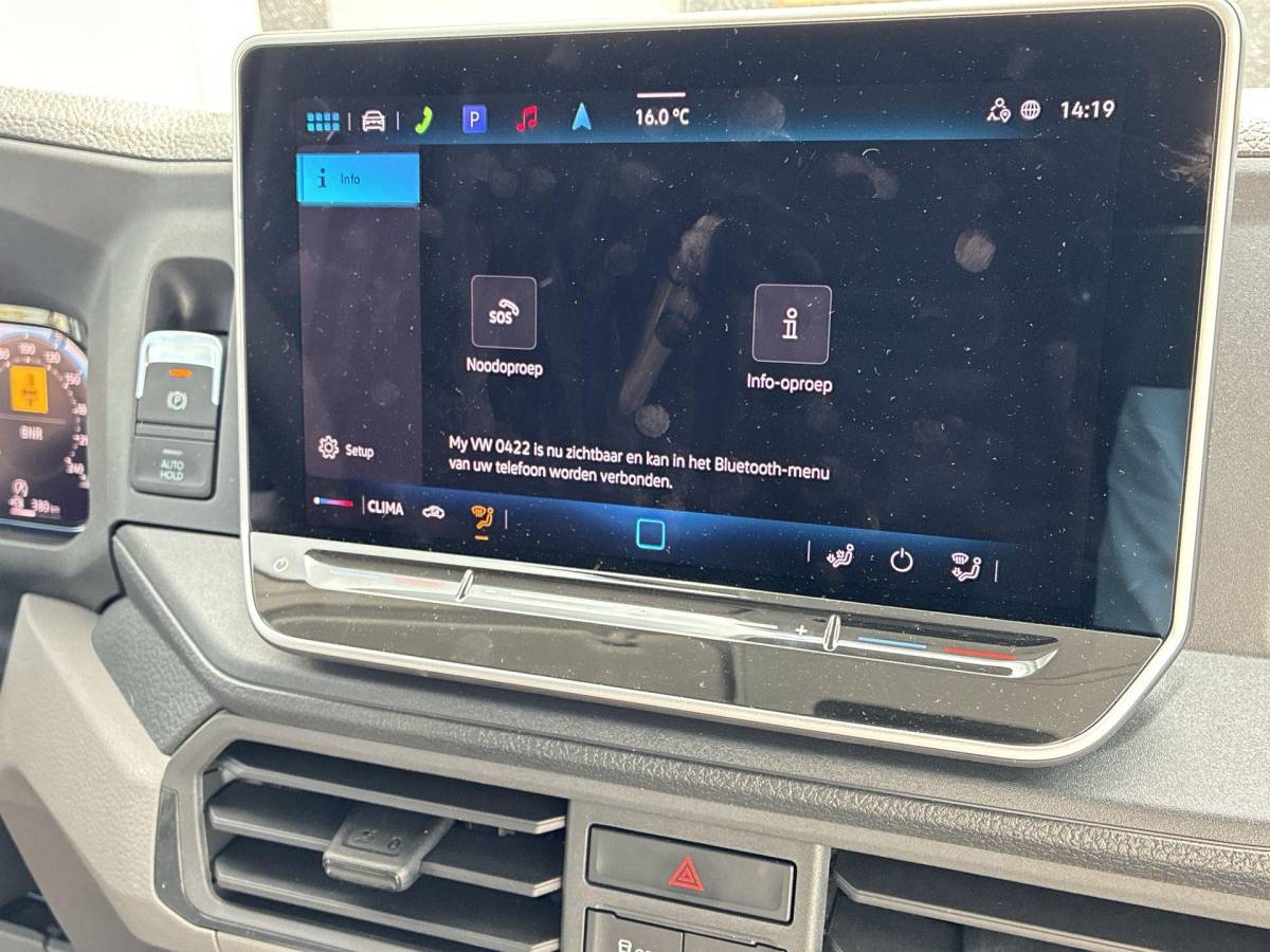 Volkswagen Crafter Volkswagen Bedrijfswagens Crafter 35 Trendline 2.0 TDI 140pk L3H3 · 18″ LM velgen · Trekhaak · Sidebars · Achterdeurspoiler · Voorspoiler · Camera · Apple/Android Car Play · Navigatie