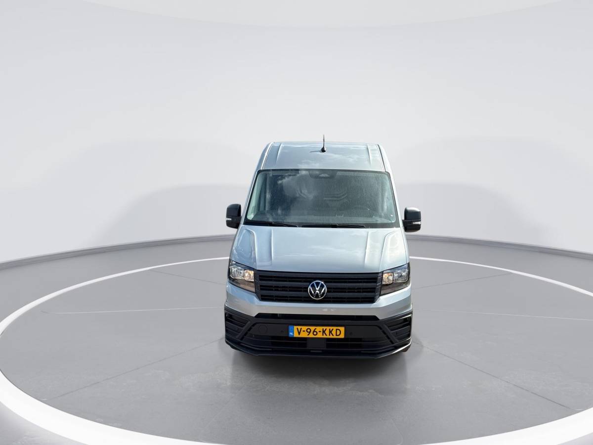 Volkswagen Crafter Volkswagen Bedrijfswagens Crafter 35 Trendline 2.0 TDI 140pk L3H3 · 18″ LM velgen · Trekhaak · Sidebars · Achterdeurspoiler · Voorspoiler · Camera · Apple/Android Car Play · Navigatie