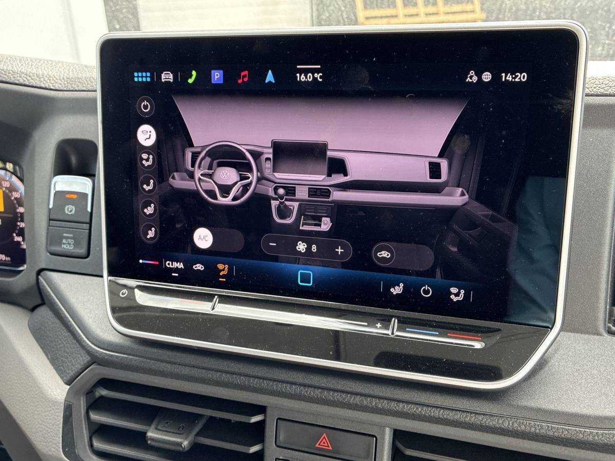 Volkswagen Crafter Volkswagen Bedrijfswagens Crafter 35 Trendline 2.0 TDI 140pk L3H3 · 18″ LM velgen · Trekhaak · Sidebars · Achterdeurspoiler · Voorspoiler · Camera · Apple/Android Car Play · Navigatie