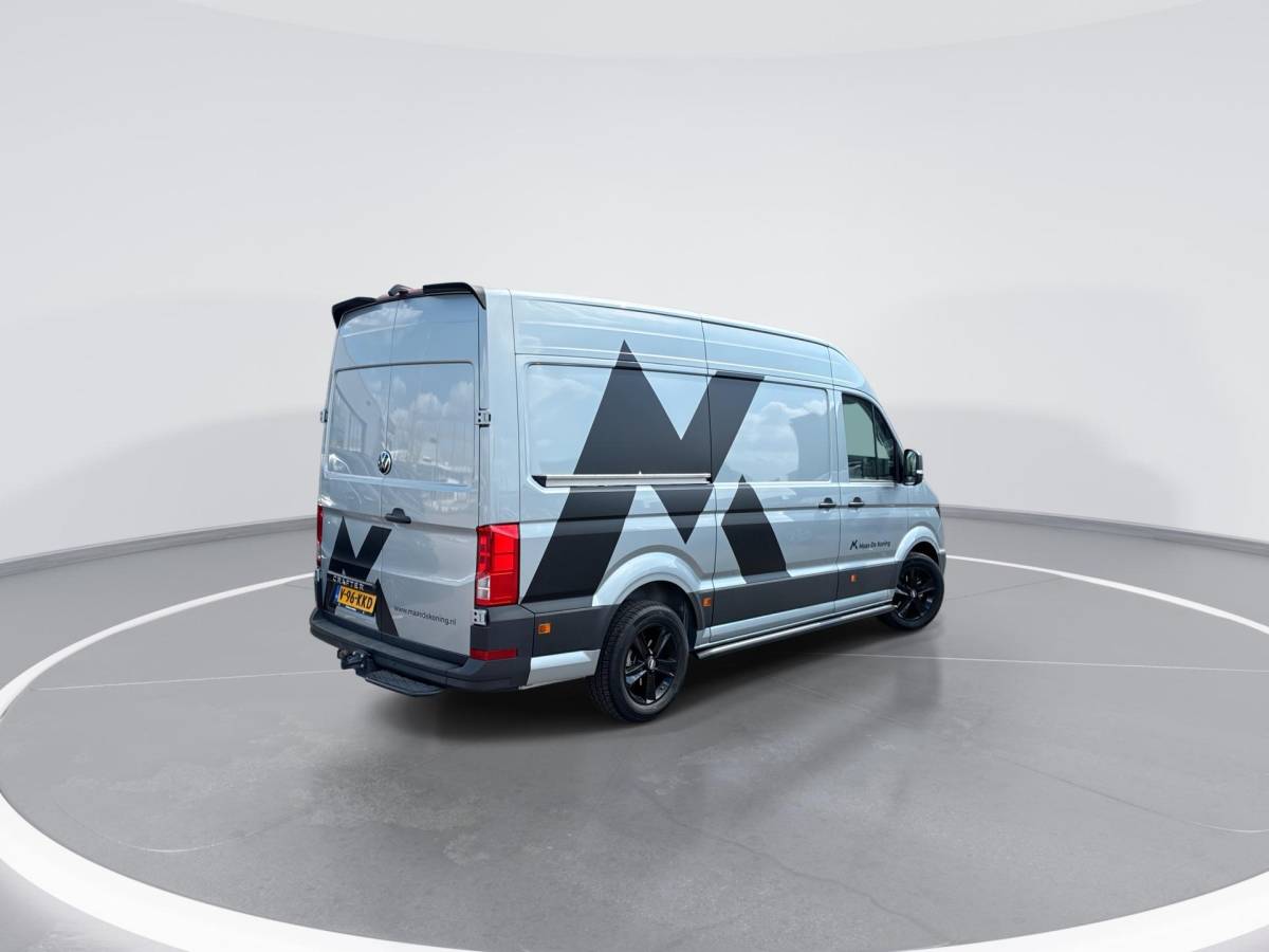 Volkswagen Crafter Volkswagen Bedrijfswagens Crafter 35 Trendline 2.0 TDI 140pk L3H3 · 18″ LM velgen · Trekhaak · Sidebars · Achterdeurspoiler · Voorspoiler · Camera · Apple/Android Car Play · Navigatie