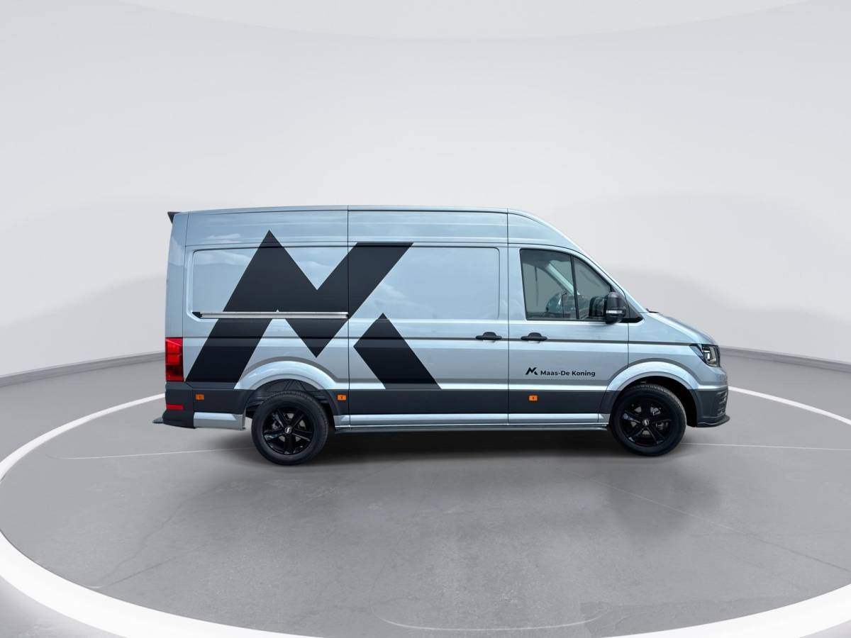 Volkswagen Crafter Volkswagen Bedrijfswagens Crafter 35 Trendline 2.0 TDI 140pk L3H3 · 18″ LM velgen · Trekhaak · Sidebars · Achterdeurspoiler · Voorspoiler · Camera · Apple/Android Car Play · Navigatie