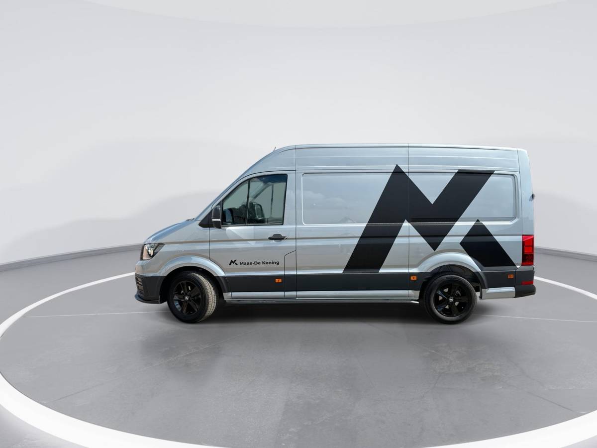 Volkswagen Crafter Volkswagen Bedrijfswagens Crafter 35 Trendline 2.0 TDI 140pk L3H3 · 18″ LM velgen · Trekhaak · Sidebars · Achterdeurspoiler · Voorspoiler · Camera · Apple/Android Car Play · Navigatie