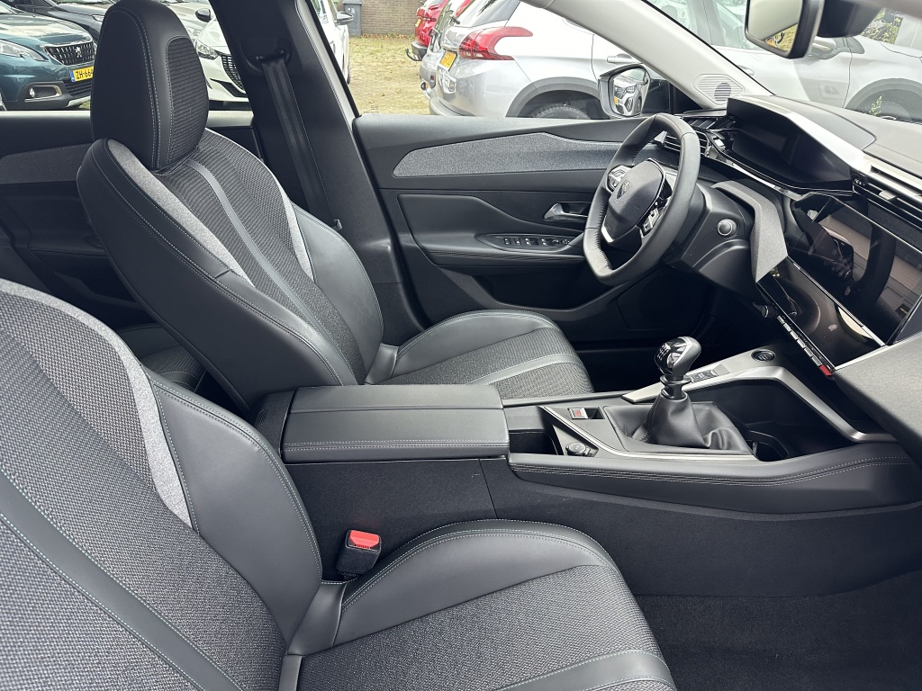 Peugeot 308 Peugeot 308 1.2 Allure Pack 130 PK | Echte rijklaarprijs |