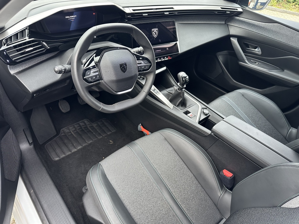 Peugeot 308 Peugeot 308 1.2 Allure Pack 130 PK | Echte rijklaarprijs |