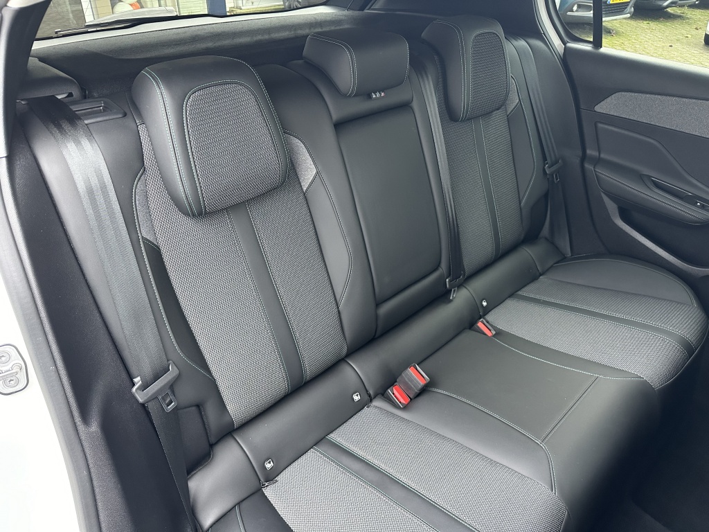 Peugeot 308 Peugeot 308 1.2 Allure Pack 130 PK | Echte rijklaarprijs |