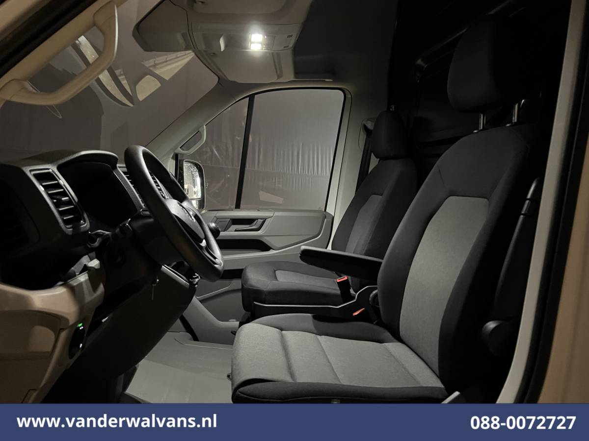 Volkswagen Crafter Volkswagen Crafter 2.0 TDI 141pk L3H3 L2H2 Euro6 Airco | Camera | Apple Carplay | Cruisecontrol Android Auto