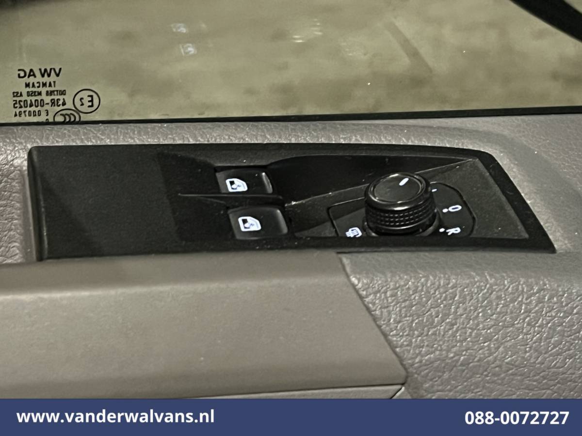 Volkswagen Crafter Volkswagen Crafter 2.0 TDI 140pk L3H3 L2H2 Euro6 Airco | Camera | Apple Carplay | Cruisecontrol Android Auto