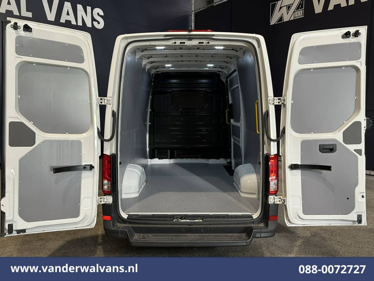 Volkswagen Crafter Volkswagen Crafter 2.0 TDI 141pk L3H3 L2H2 Euro6 Airco | Camera | Apple Carplay | Cruisecontrol Android Auto