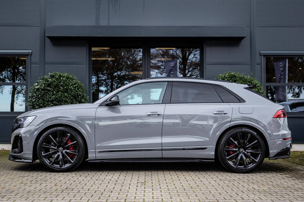 Audi Q8 Audi Q8 60 TFSI e Competition 490pk, Nardo, Full-options 2026
