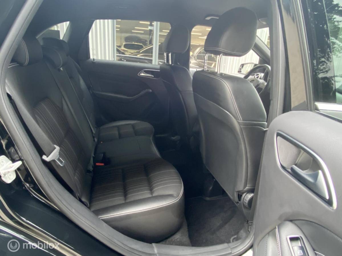 Mercedes-Benz B-Klasse Mercedes B-klasse 220 4MATIC HALF/LEDER, NAVI, CRUISE, PDC V+A, 184 PK