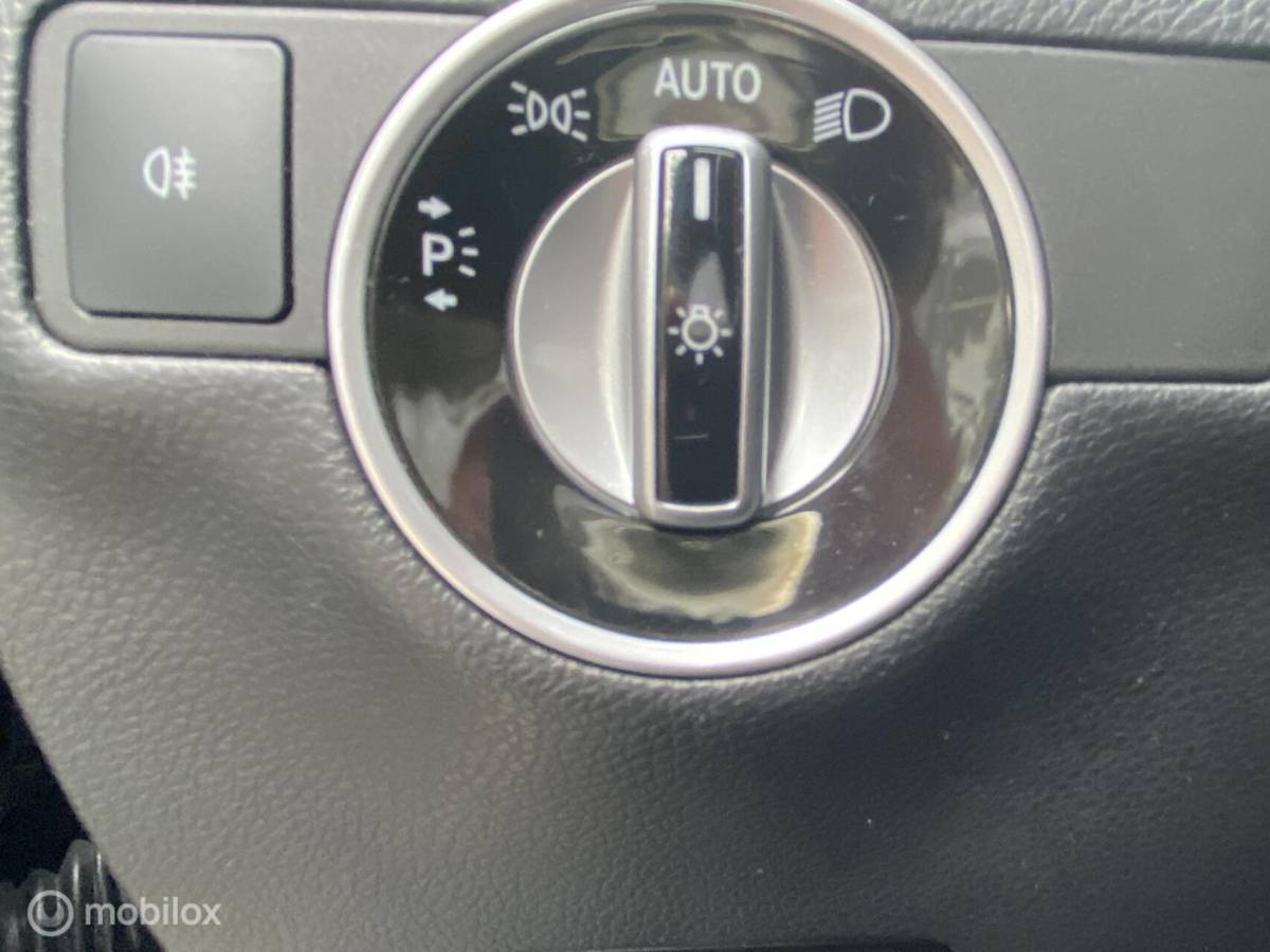 Mercedes-Benz B-Klasse Mercedes B-klasse 220 4MATIC HALF/LEDER, NAVI, CRUISE, PDC V+A, 184 PK