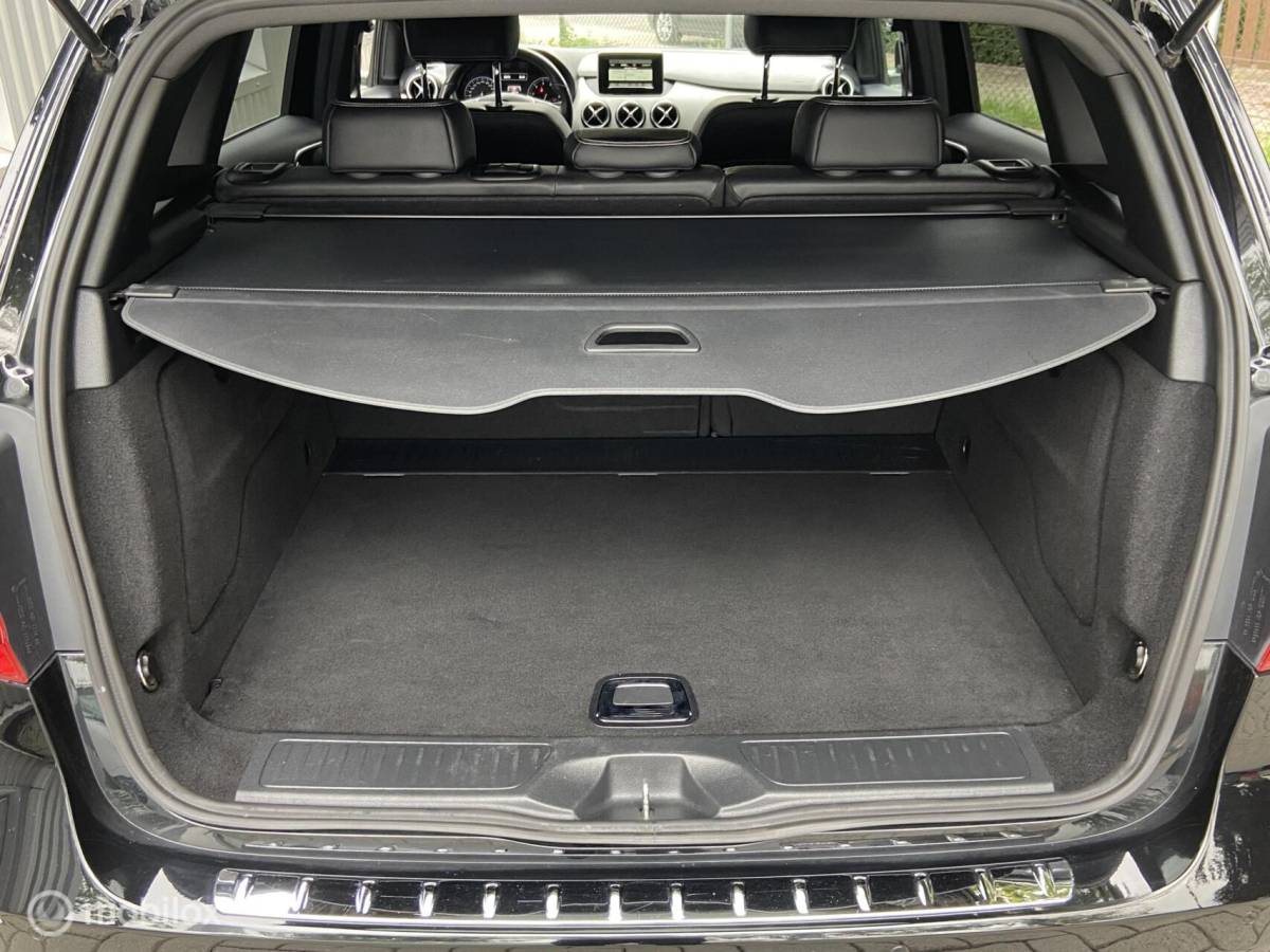 Mercedes-Benz B-Klasse Mercedes B-klasse 220 4MATIC HALF/LEDER, NAVI, CRUISE, PDC V+A, 184 PK