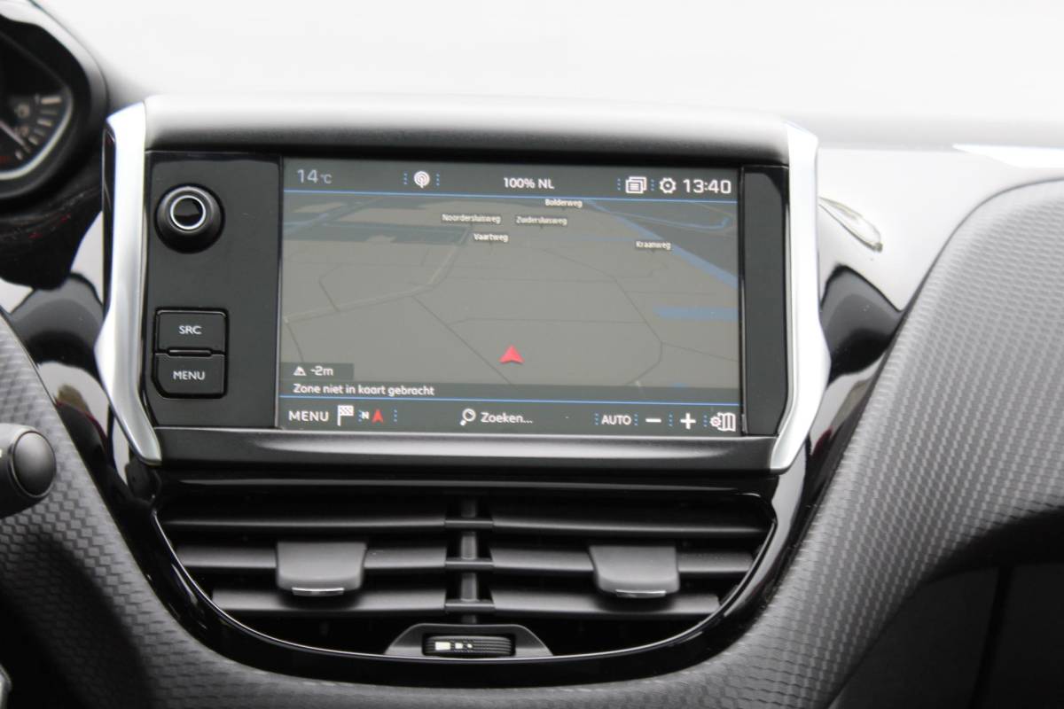 Peugeot 2008 Peugeot 2008 1.2 PureTech Blue Lion nap AUTOMAAT PANORAMA MULTIMEDIA NAVI AIRCO CRUISE TREKHAAK ETC