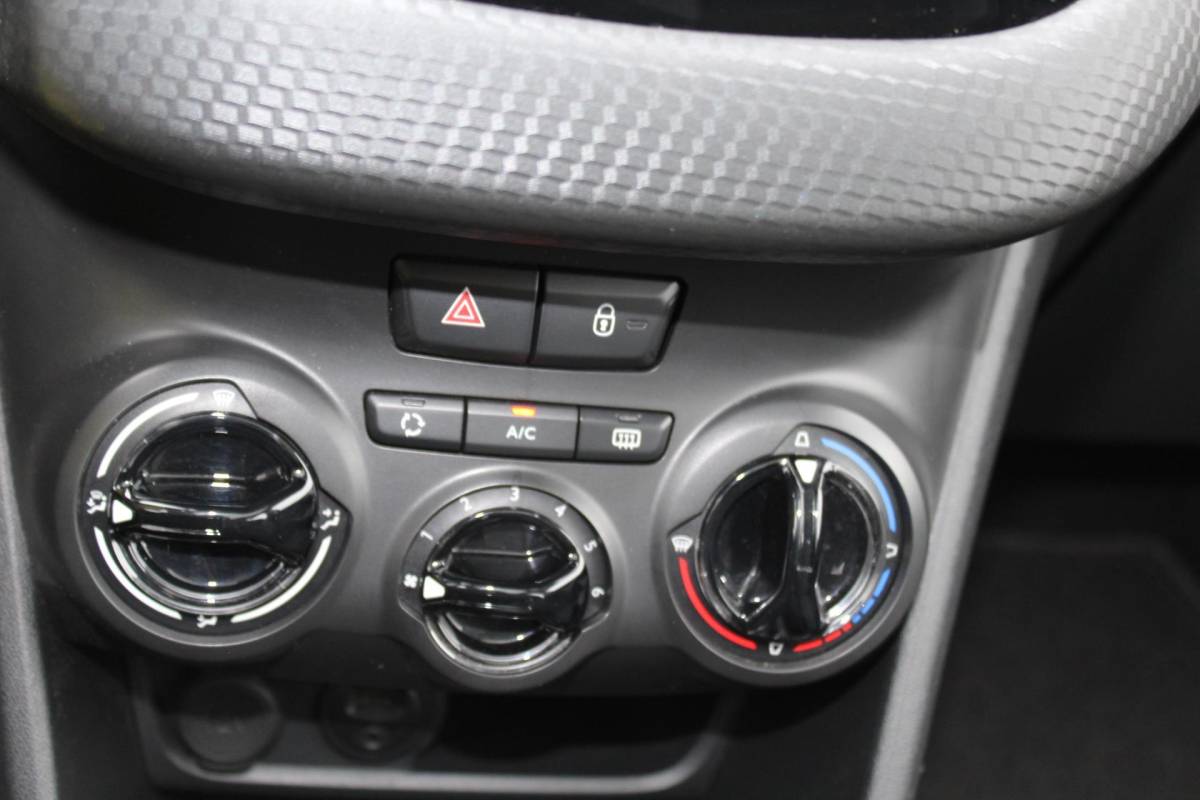 Peugeot 2008 Peugeot 2008 1.2 PureTech Blue Lion nap AUTOMAAT PANORAMA MULTIMEDIA NAVI AIRCO CRUISE TREKHAAK ETC