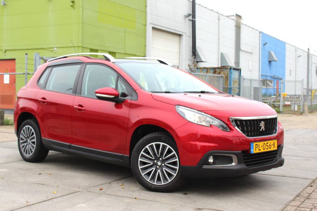 Peugeot 2008 Peugeot 2008 1.2 PureTech Blue Lion nap AUTOMAAT PANORAMA MULTIMEDIA NAVI AIRCO CRUISE TREKHAAK ETC