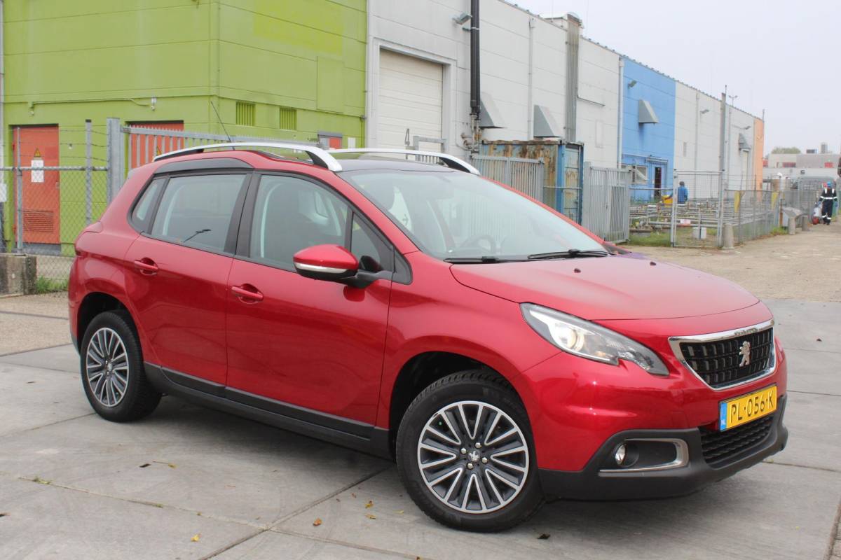 Peugeot 2008 Peugeot 2008 1.2 PureTech Blue Lion nap AUTOMAAT PANORAMA MULTIMEDIA NAVI AIRCO CRUISE TREKHAAK ETC