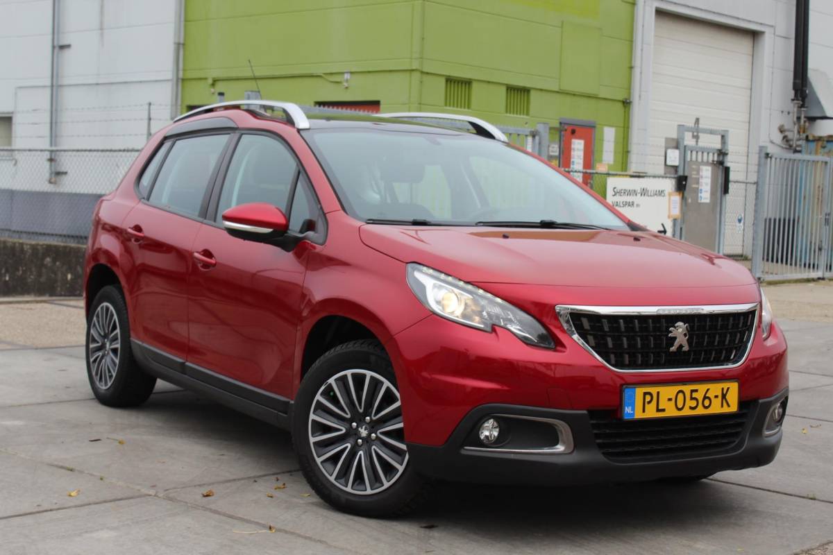 Peugeot 2008 Peugeot 2008 1.2 PureTech Blue Lion nap AUTOMAAT PANORAMA MULTIMEDIA NAVI AIRCO CRUISE TREKHAAK ETC