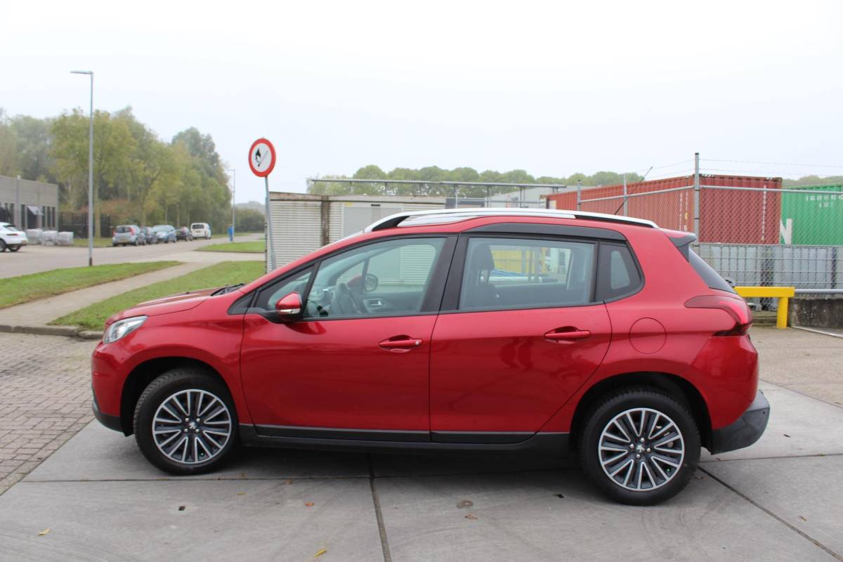 Peugeot 2008 Peugeot 2008 1.2 PureTech Blue Lion nap AUTOMAAT PANORAMA MULTIMEDIA NAVI AIRCO CRUISE TREKHAAK ETC