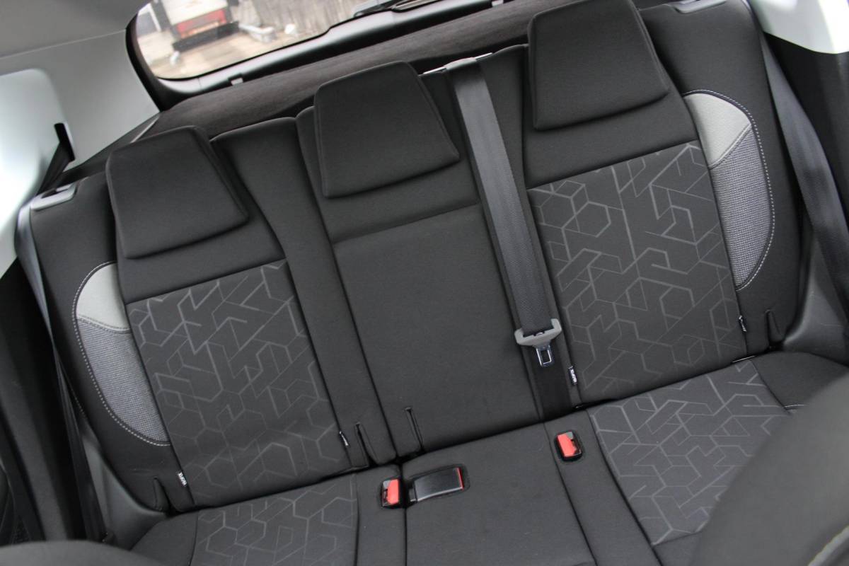 Peugeot 2008 Peugeot 2008 1.2 PureTech Blue Lion nap AUTOMAAT PANORAMA MULTIMEDIA NAVI AIRCO CRUISE TREKHAAK ETC