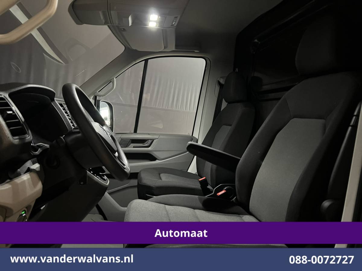 Volkswagen Crafter Volkswagen Crafter 2.0 TDI 140pk Automaat L4H3 L3H2 Euro6 Airco | Camera | Apple Carplay Android Auto, Chauffeursstoel, Stoelverwarming, 3000kg Trekhaak