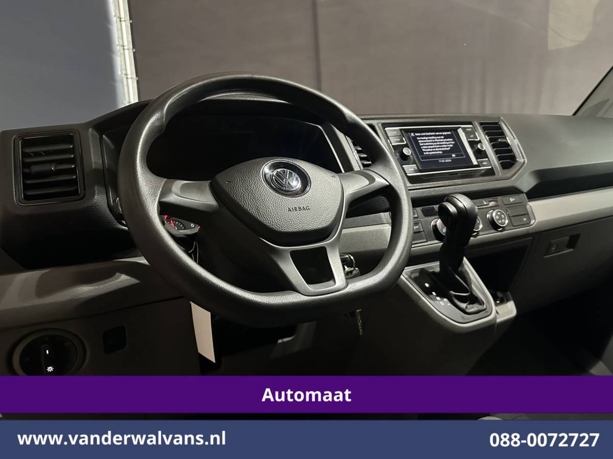 Volkswagen Crafter Volkswagen Crafter 2.0 TDI 140pk Automaat L4H3 L3H2 Euro6 Airco | Camera | Apple Carplay Android Auto, Chauffeursstoel, Stoelverwarming, 3000kg Trekhaak