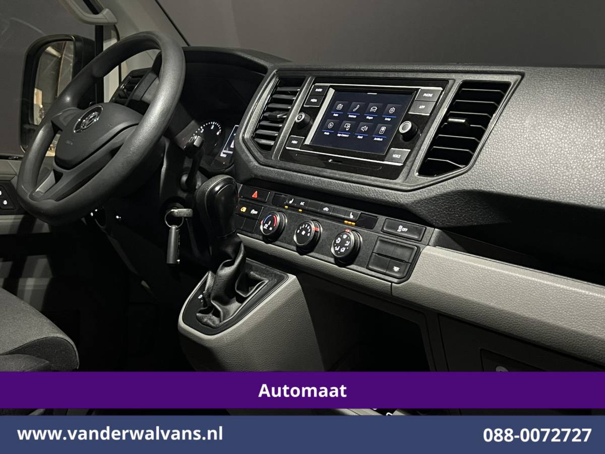 Volkswagen Crafter Volkswagen Crafter 2.0 TDI 140pk Automaat L4H3 L3H2 Euro6 Airco | Camera | Apple Carplay Android Auto, Chauffeursstoel, Stoelverwarming, 3000kg Trekhaak