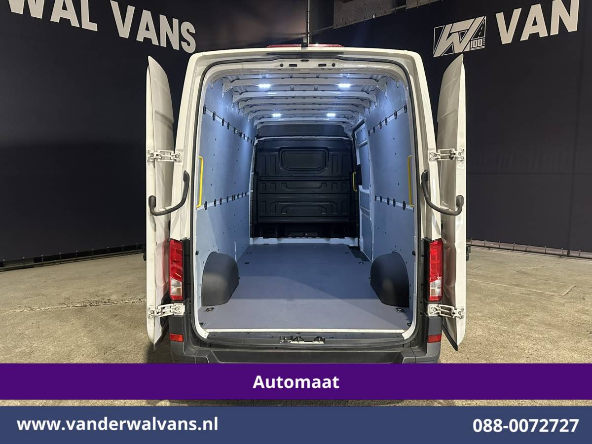 Volkswagen Crafter Volkswagen Crafter 2.0 TDI 140pk Automaat L4H3 L3H2 Euro6 Airco | Camera | Apple Carplay Android Auto, Chauffeursstoel, Stoelverwarming, 3000kg Trekhaak