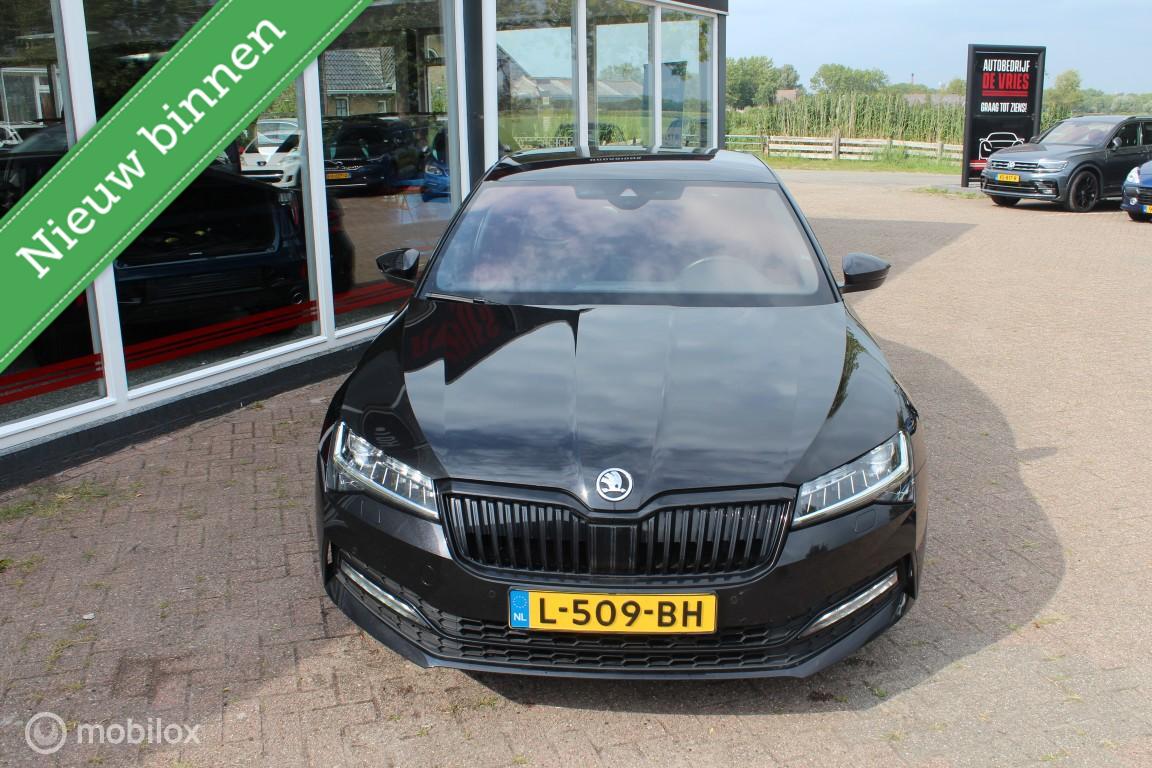 Škoda Superb Skoda Superb 1.5 TSI ACT Sportline Full Options ACC/Virtual-CP