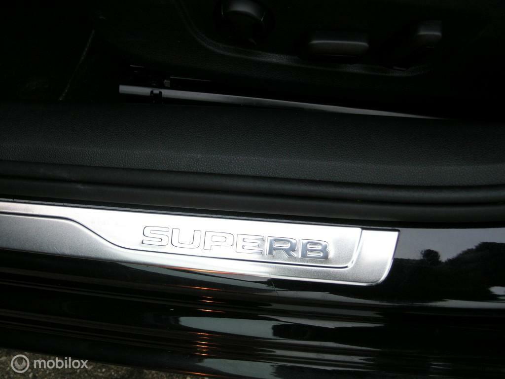 Škoda Superb Skoda Superb 1.5 TSI ACT Sportline Full Options ACC/Virtual-CP