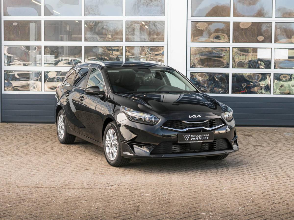 Kia Ceed Sportswagon Kia Ceed Sportswagon 1.0 T-GDi DynamicPlusLine | Uit voorraad leverbaar | Keyless | Stoel-/stuurverwarming | Priv. glass | Navi | Carplay | Clima