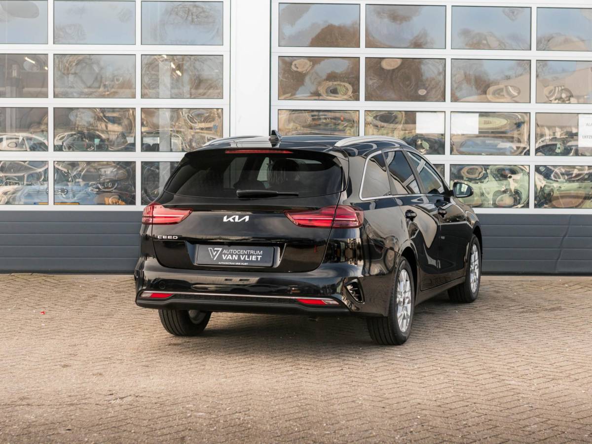 Kia Ceed Sportswagon Kia Ceed Sportswagon 1.0 T-GDi DynamicPlusLine | Uit voorraad leverbaar | Keyless | Stoel-/stuurverwarming | Priv. glass | Navi | Carplay | Clima