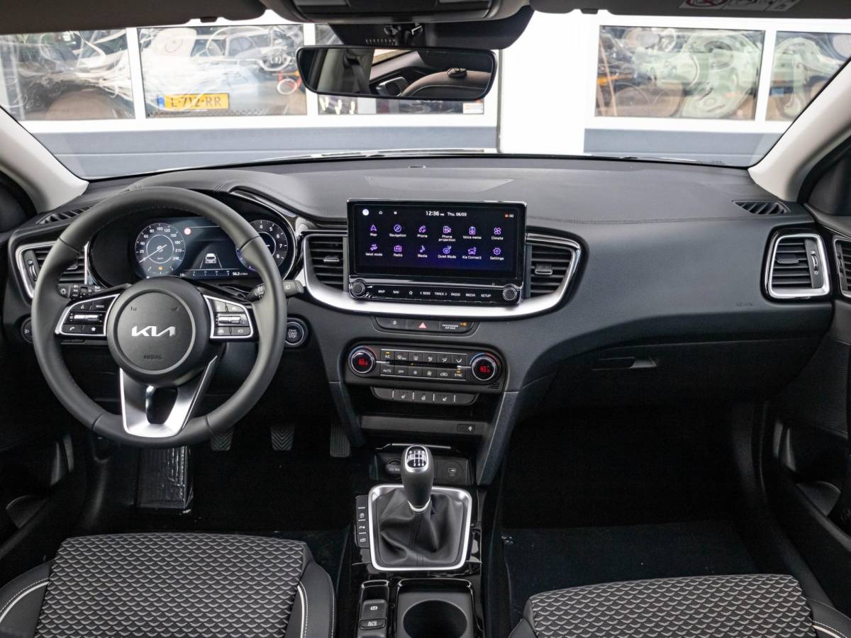 Kia Ceed Sportswagon Kia Ceed Sportswagon 1.0 T-GDi DynamicPlusLine | Uit voorraad leverbaar | Keyless | Stoel-/stuurverwarming | Priv. glass | Navi | Carplay | Clima