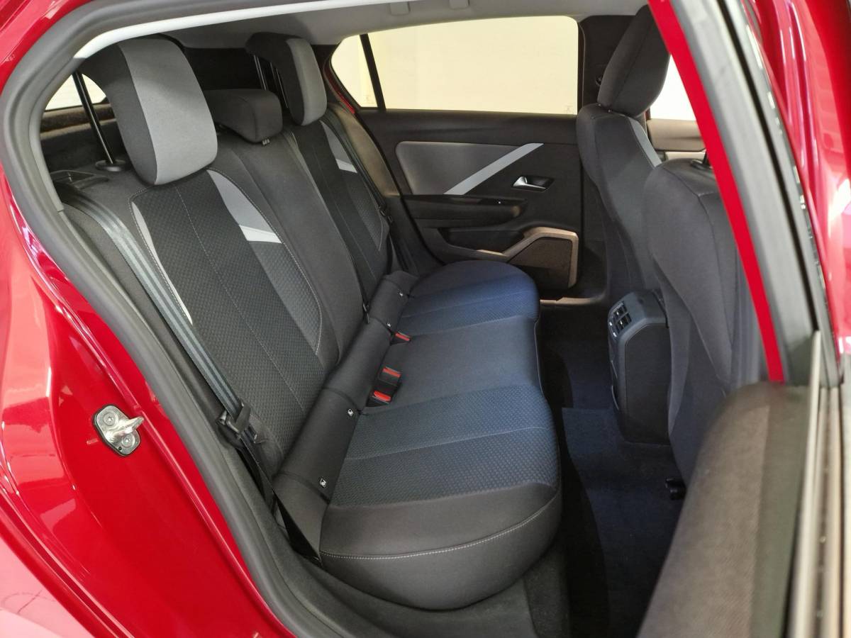 Opel Astra Opel Astra 1.2 Level 3 | Stoelverwarming | Stuurverwarming | Achteruitrijcamera | Apple CarPlay / Android Auto |