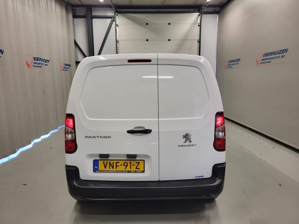 Peugeot Partner Peugeot Partner 1.2PureTech 111pk Benzine!