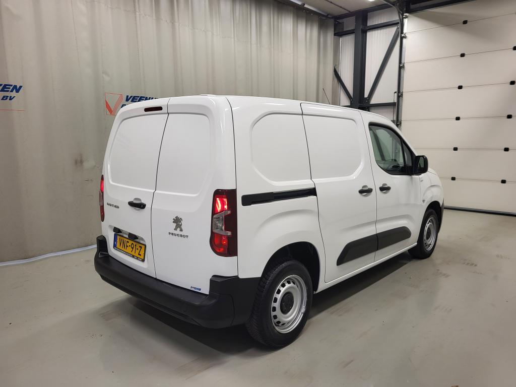 Peugeot Partner Peugeot Partner 1.2PureTech 111pk Benzine!
