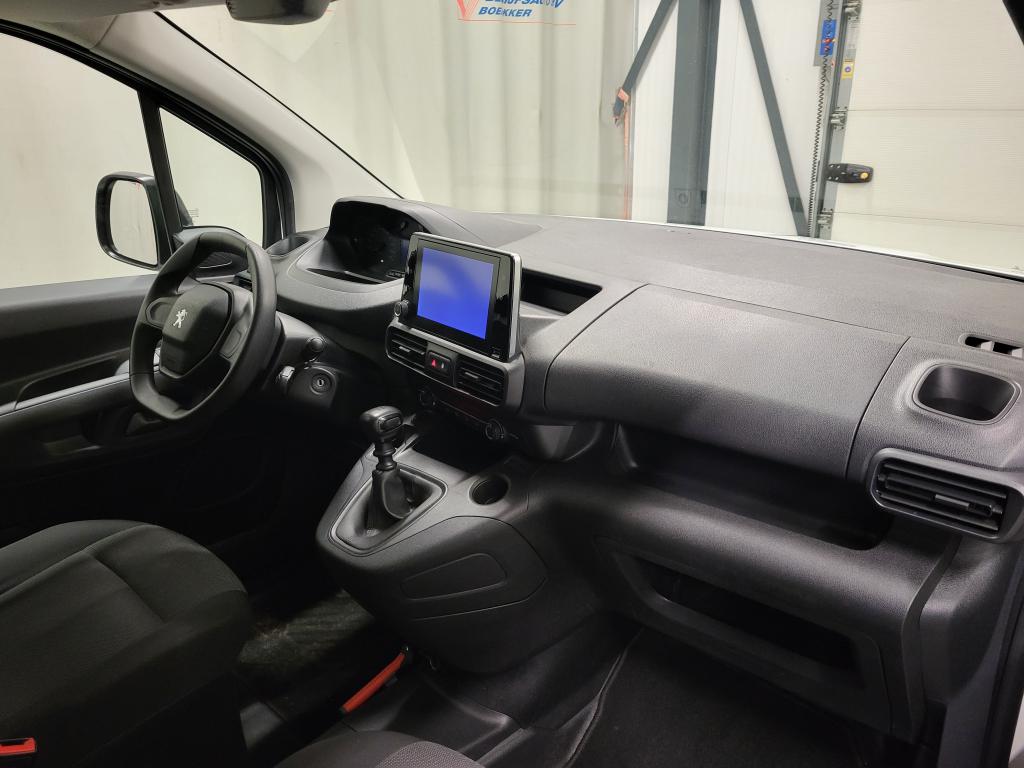 Peugeot Partner Peugeot Partner 1.2PureTech 111pk Benzine!